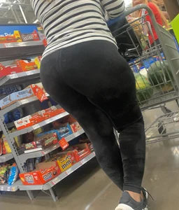 Big booty milf!