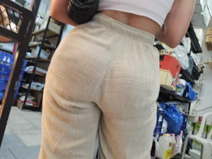 Her ass too big for the pants