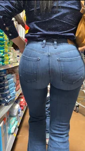 Latina Milf with tight jeans