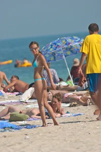 Candid beach and bikini babes