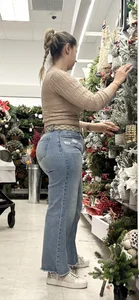 Latina baddie nice phattie in jeans‼️