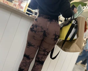 Fit Latina shopping (oc)