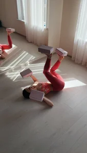 Hot and fit yoga girl selfies