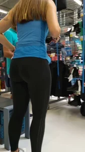 LEGGINGS / SPANDEX  Hot Readhead with BUBBLE BUTT