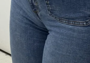 Employee with a Fat ass in jeans
