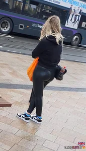 Blonde teen’s juicy booty in wet look leggings!