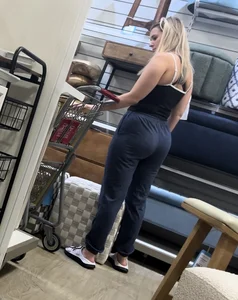 Two Cute Blondies In Sweatpants