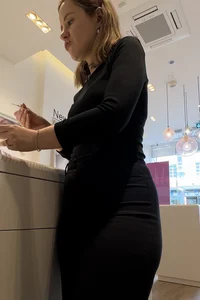 Sexy Blonde Hottie with Huge Sexy Bubble Butt