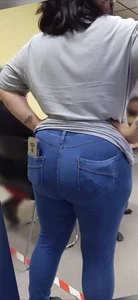 BBW chubby nerdy latina milf ass in denim jeans