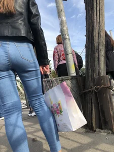 Girl with Big Booty in Tight Jeans Street Candids
