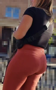 Nice bubble butt in red yoga pants