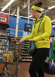 Walmart lady shopping with a nice big booty in tight black leggings
