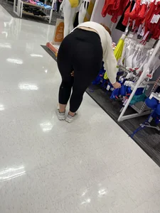SEXY PAWG IN LULUS BEST ASS IVE SEEN IN REAL LIFE