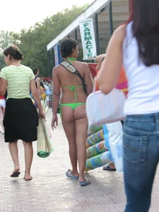 Candid beach and bikini babes