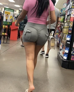 Latina in tiktok legging shorts