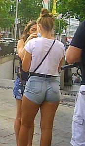 Short shorts central station(low budget Spy cam)