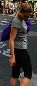 Skinny babe in leggings with some serious vpl