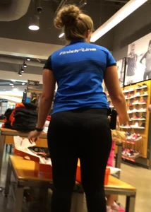 Fat ass shoe store employee in leggings with vtl