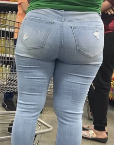 Hottest Latina Miami MILF  VPL in Tight Jeans (MEGAPOST)