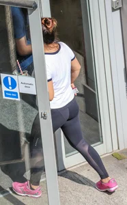 Asian girl in tight leggings with vpl