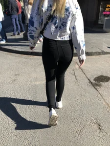 Awesome booty in black jeans