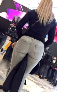 Blonde ass in jeans (NOT-OC)