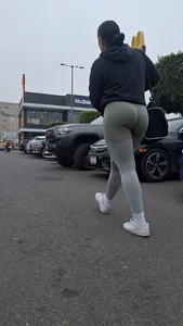 Bubble ass in latina gym girl [oc]