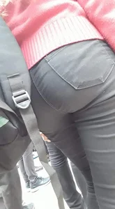 Teen Candid Booty in Tight Black Jeans on the Street Photos