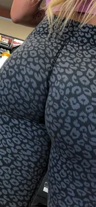 PAWG with a juicy ass wearing leopard leggings