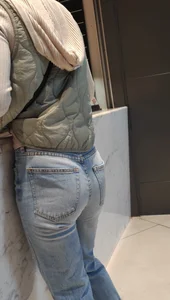 Tight jeans in the food court