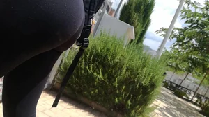 College girl bubble booty