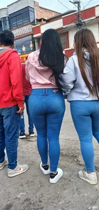nalgas en jeans lisos