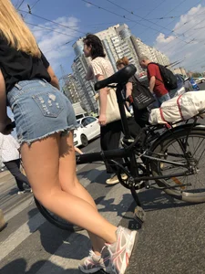 Hot legs and booty in shorts on crosswalk creepshots