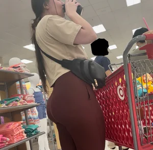 PAWG with Big FIT BOOTY in burgundy leggings