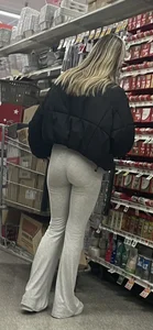 Grocery stores babes  {OC}