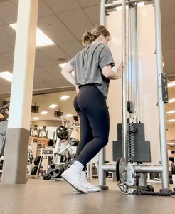 Gym pawg looked into my camera and still gave a show! (OC)