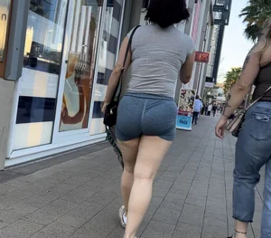 Pawg in blue with beautiful booty jiggle (OC)