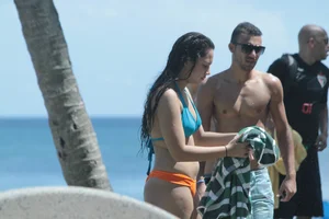 Huge collection of sexy girls out in bikinis in Florida