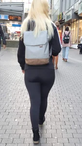 Blonde Candid Girl in Yoga Pants Street Creepshots Gallery