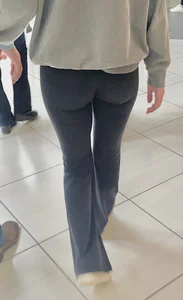 Cute Butt in Mall