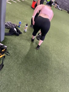Gym PAWG Pt2 (nike pro leggings, juicy booty(oc))