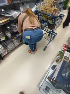 SEXY A$$ beautiful OBVLIOUS latina MATURE milf gave me a show!