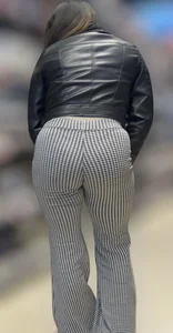 Candid butt in tight pants at the store creepshots gallery