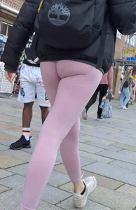Pink leggings and great sporty ass