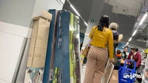First Post | MUST SEE ! |  Pregnant Arabic Milf Bubble Butt In Flare Pants ( W/ Faceshots + GIF )