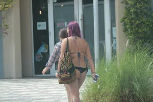 Candid Florida beach and bikini girls