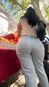 Latina Milf with a PHAT ass in jeans😫 (ОС)