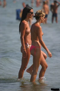 Sexy candid topless and nude beach girls