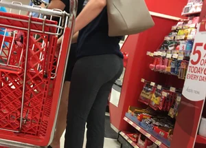 Big booty babe at Target in grey leggings