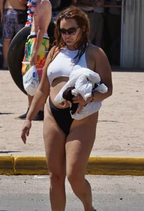 Sexy bikini girls